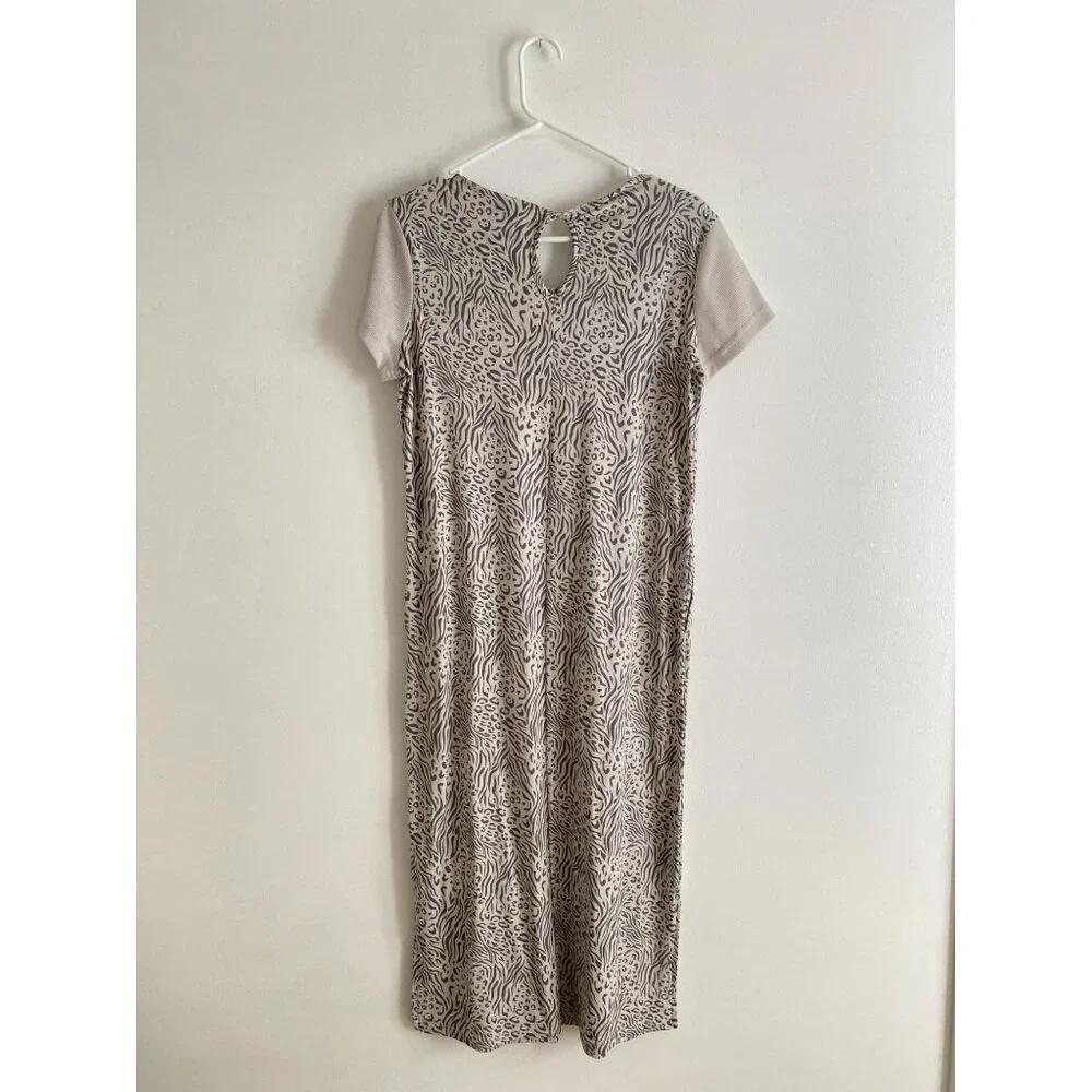 Muk Luks Women’s Zebra Print Midi Dress Size XS With Short Sleeves & Keyhole - Picture 3 of 8